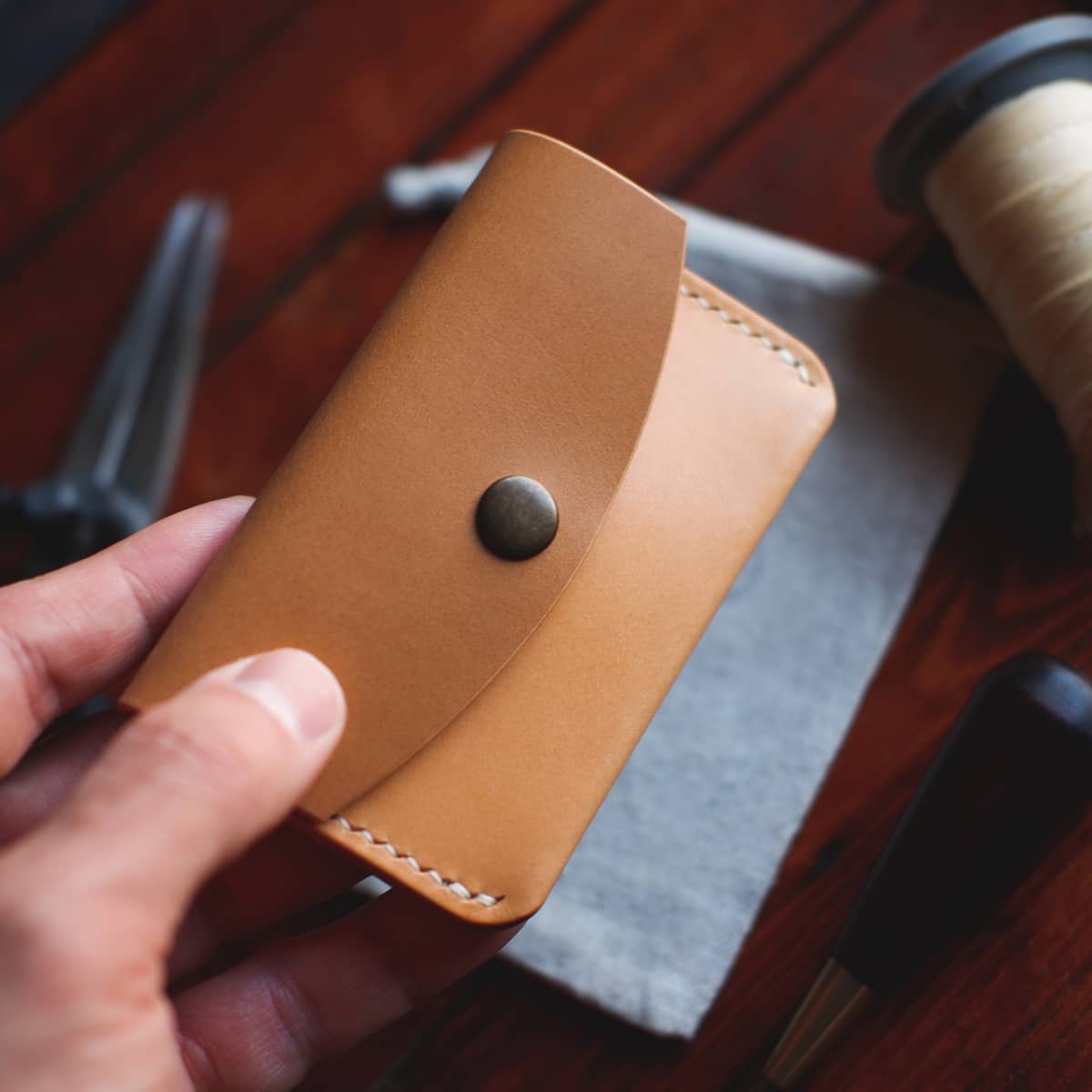The Mountain Snap Wallet in Natural/Biscuit Buttero vegetable tanned leather - front side